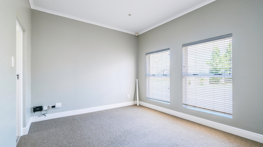 To Let 3 Bedroom Property for Rent in Kingswood Golf Estate Western Cape